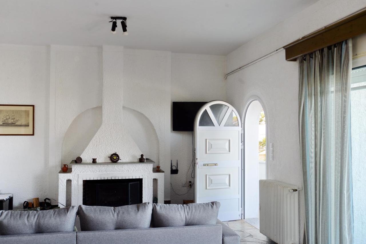 Antorina Beachfront Villas With Private Pools Kamari  エクステリア 写真