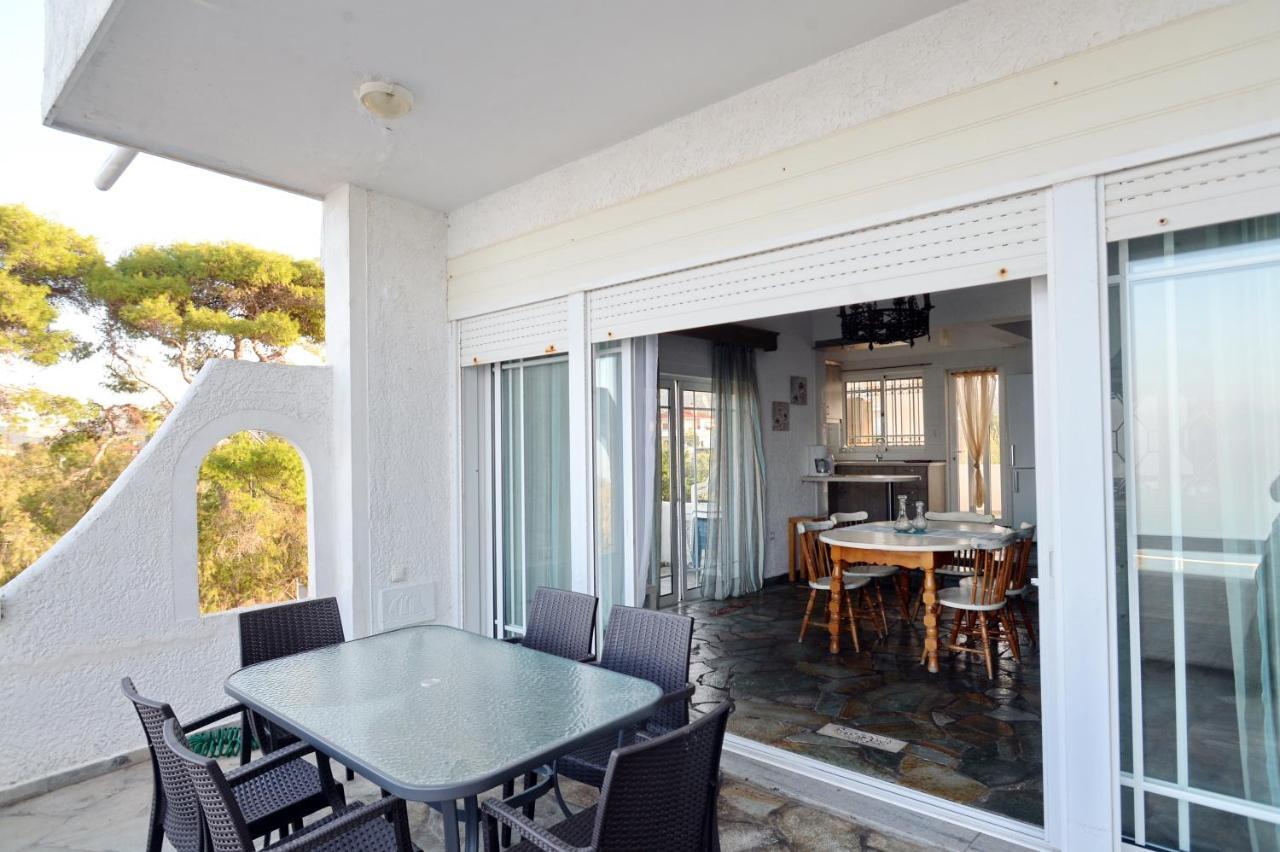 Antorina Beachfront Villas With Private Pools Kamari  エクステリア 写真