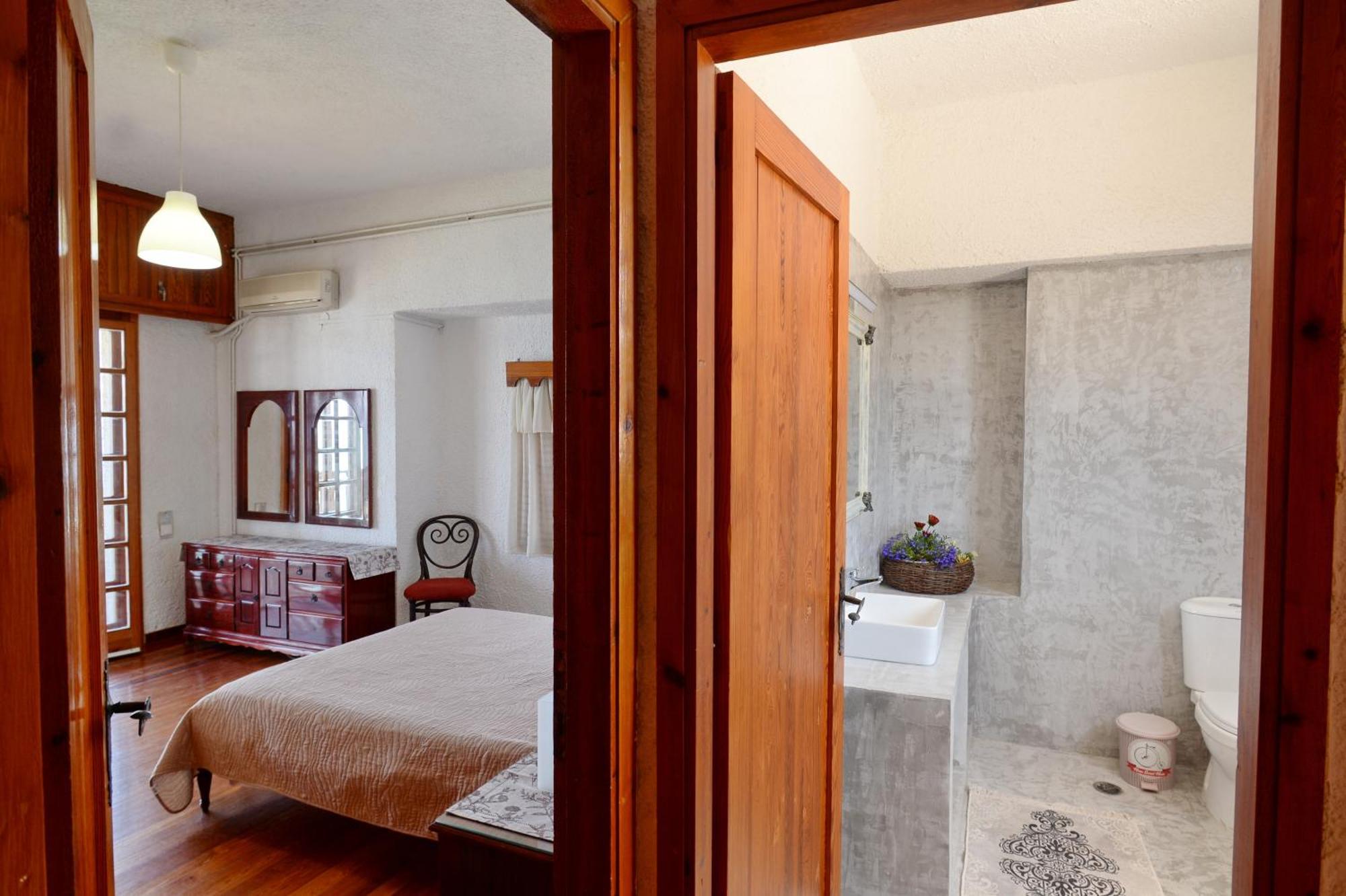 Antorina Beachfront Villas With Private Pools Kamari  エクステリア 写真