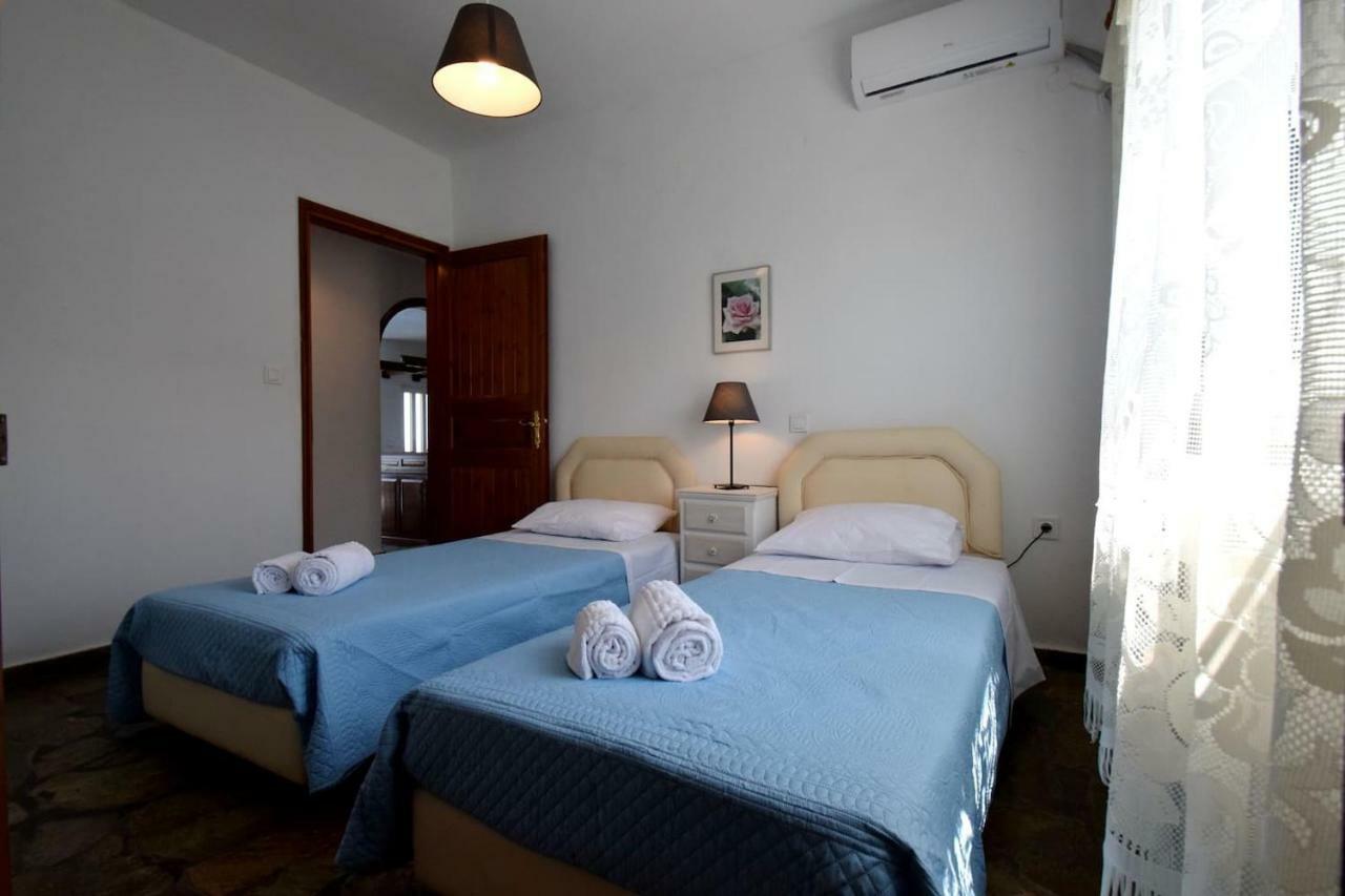 Antorina Beachfront Villas With Private Pools Kamari  エクステリア 写真